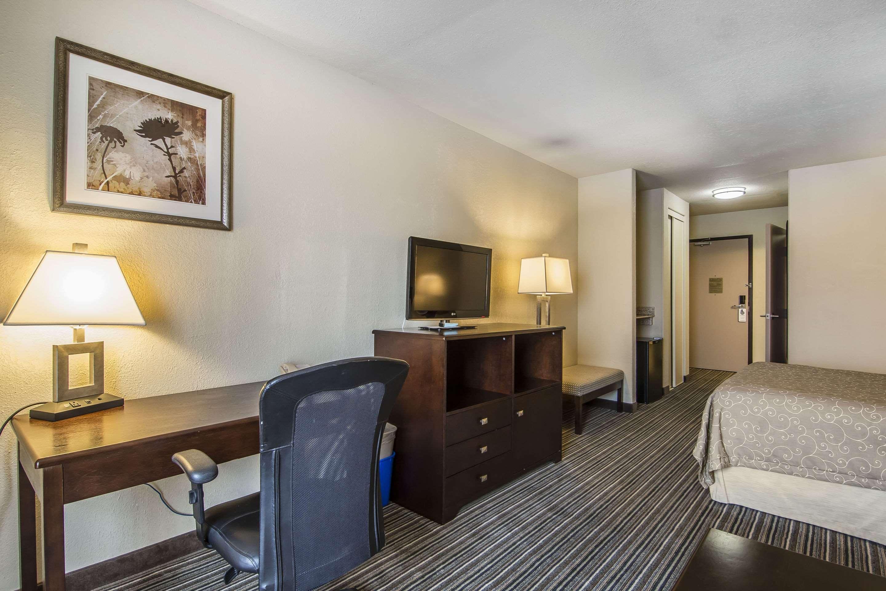 Quality Inn & Suites Yorkton Esterno foto