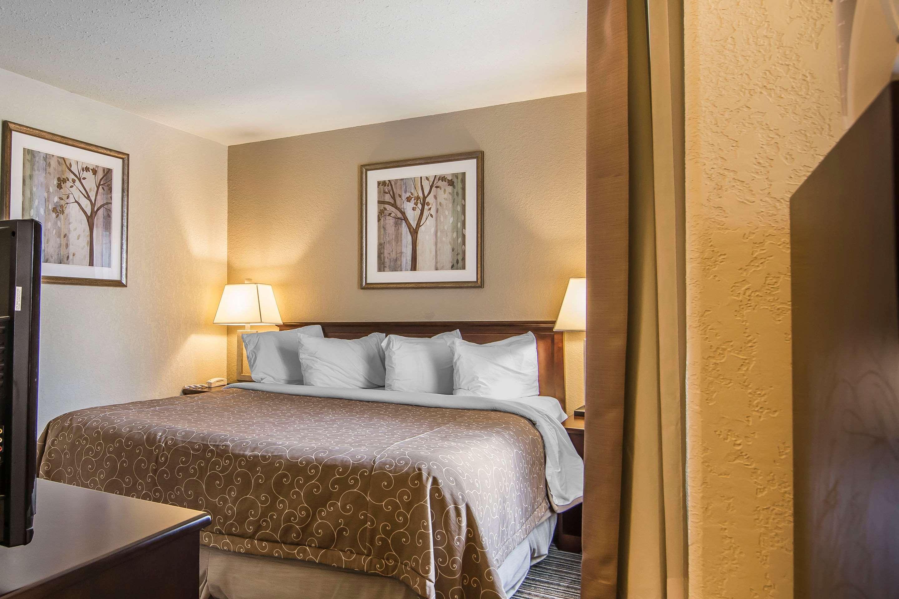 Quality Inn & Suites Yorkton Esterno foto
