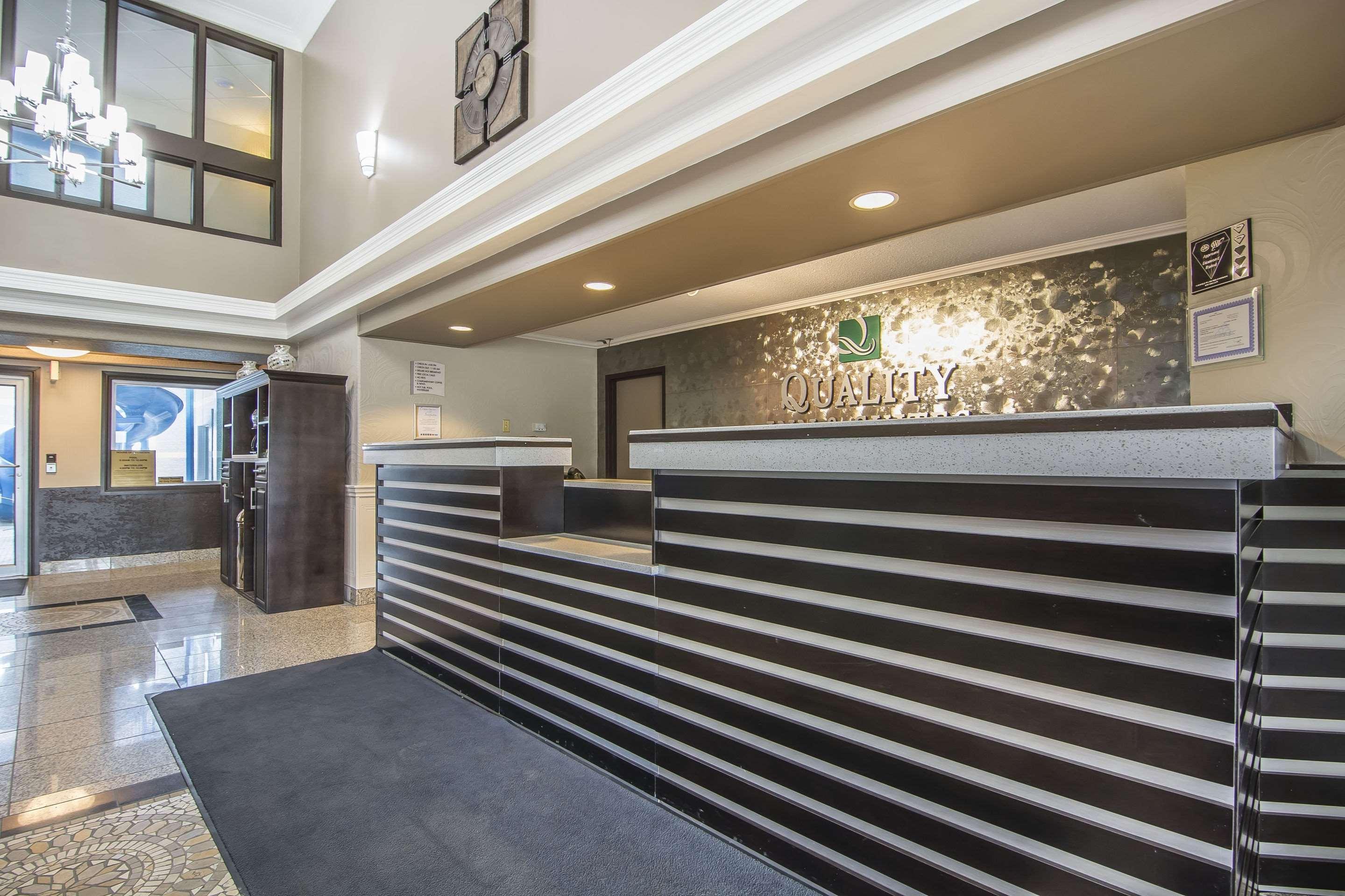 Quality Inn & Suites Yorkton Esterno foto