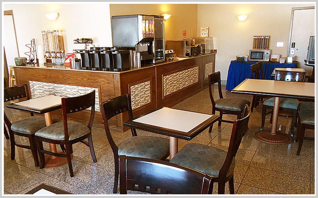 Quality Inn & Suites Yorkton Esterno foto