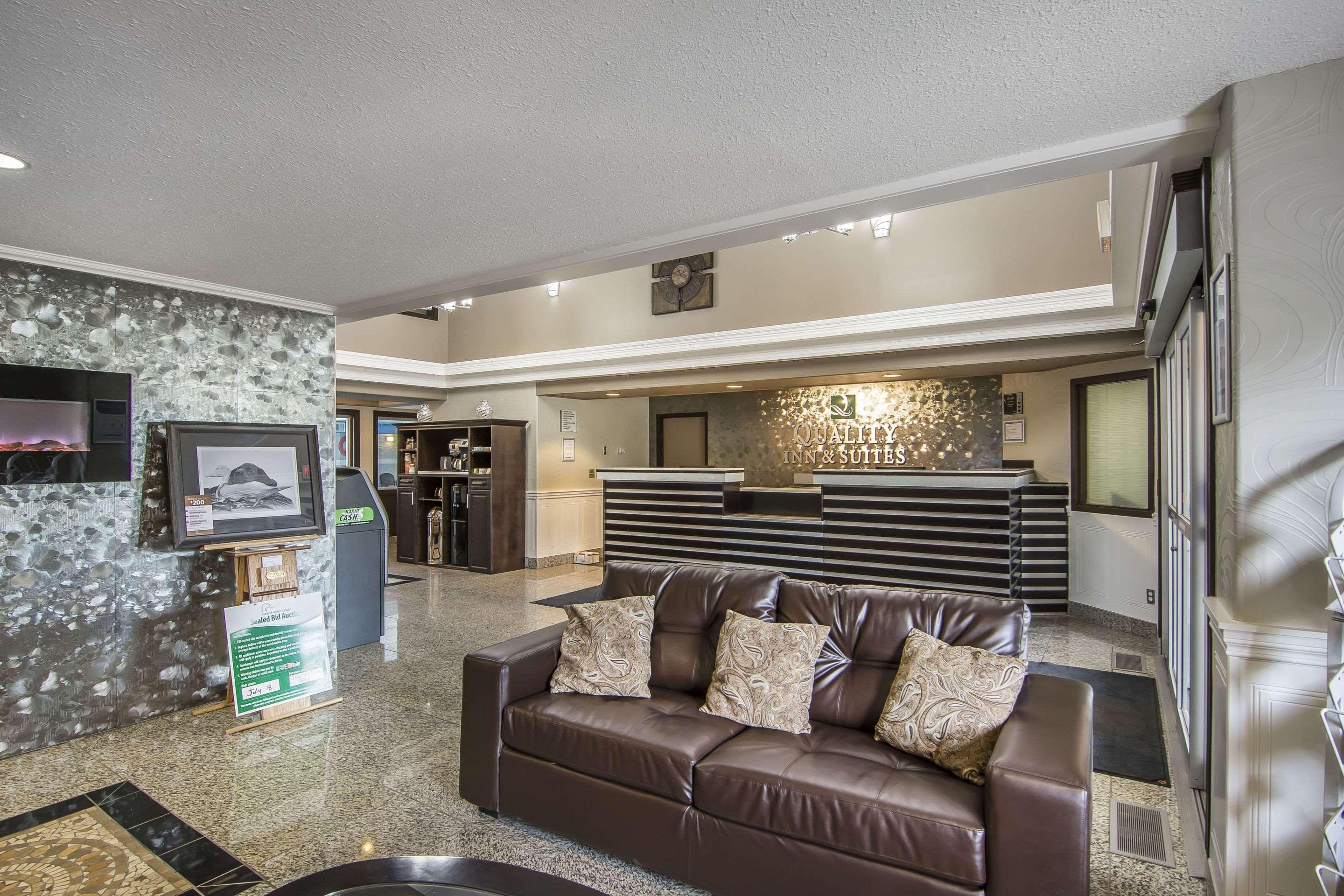Quality Inn & Suites Yorkton Esterno foto