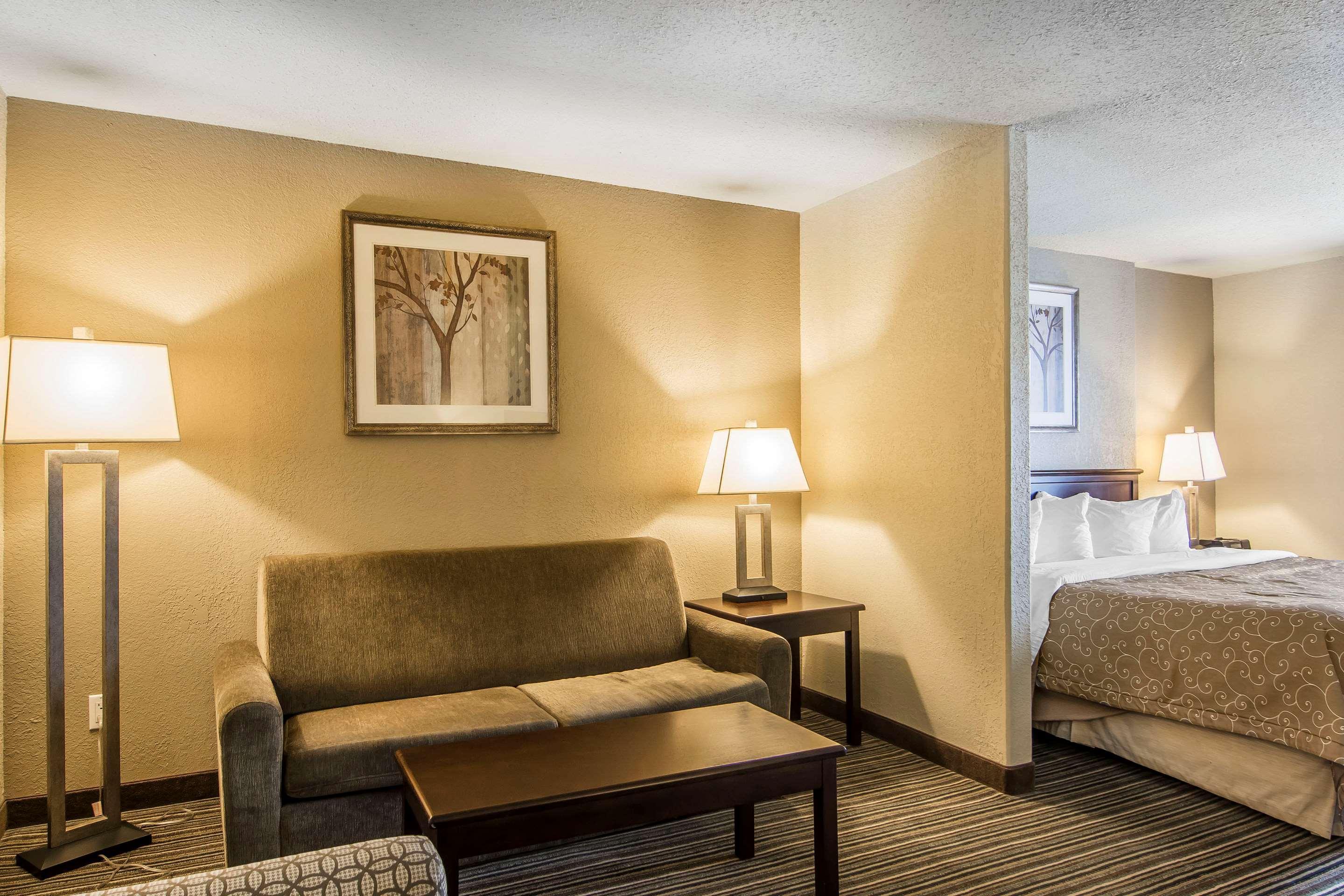 Quality Inn & Suites Yorkton Esterno foto