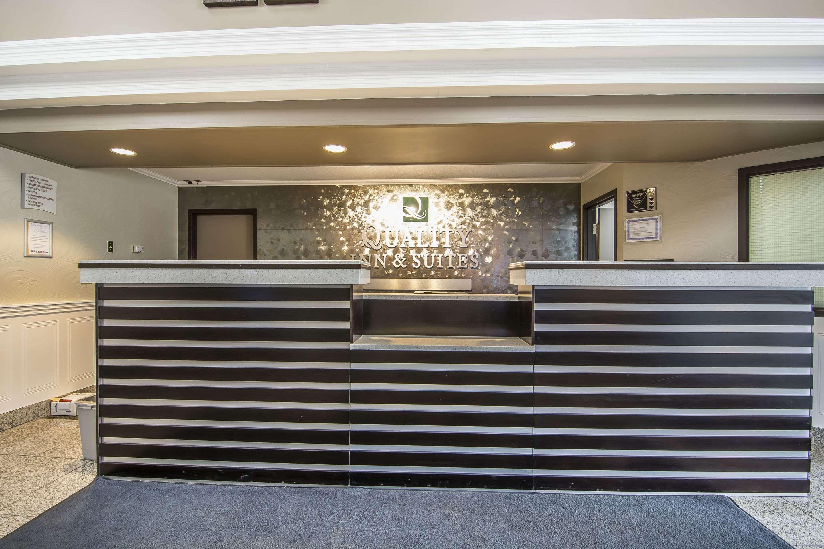 Quality Inn & Suites Yorkton Esterno foto