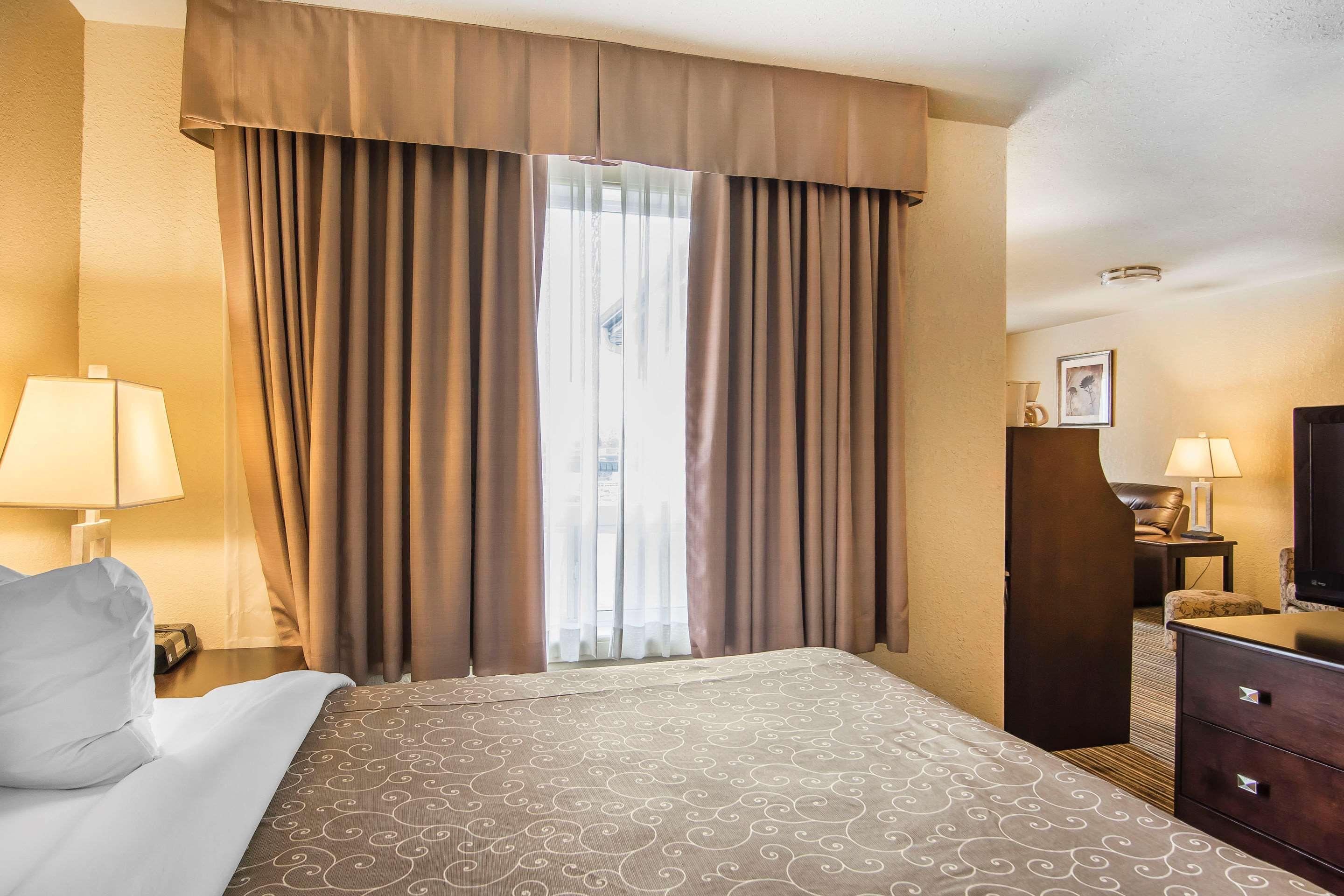 Quality Inn & Suites Yorkton Esterno foto