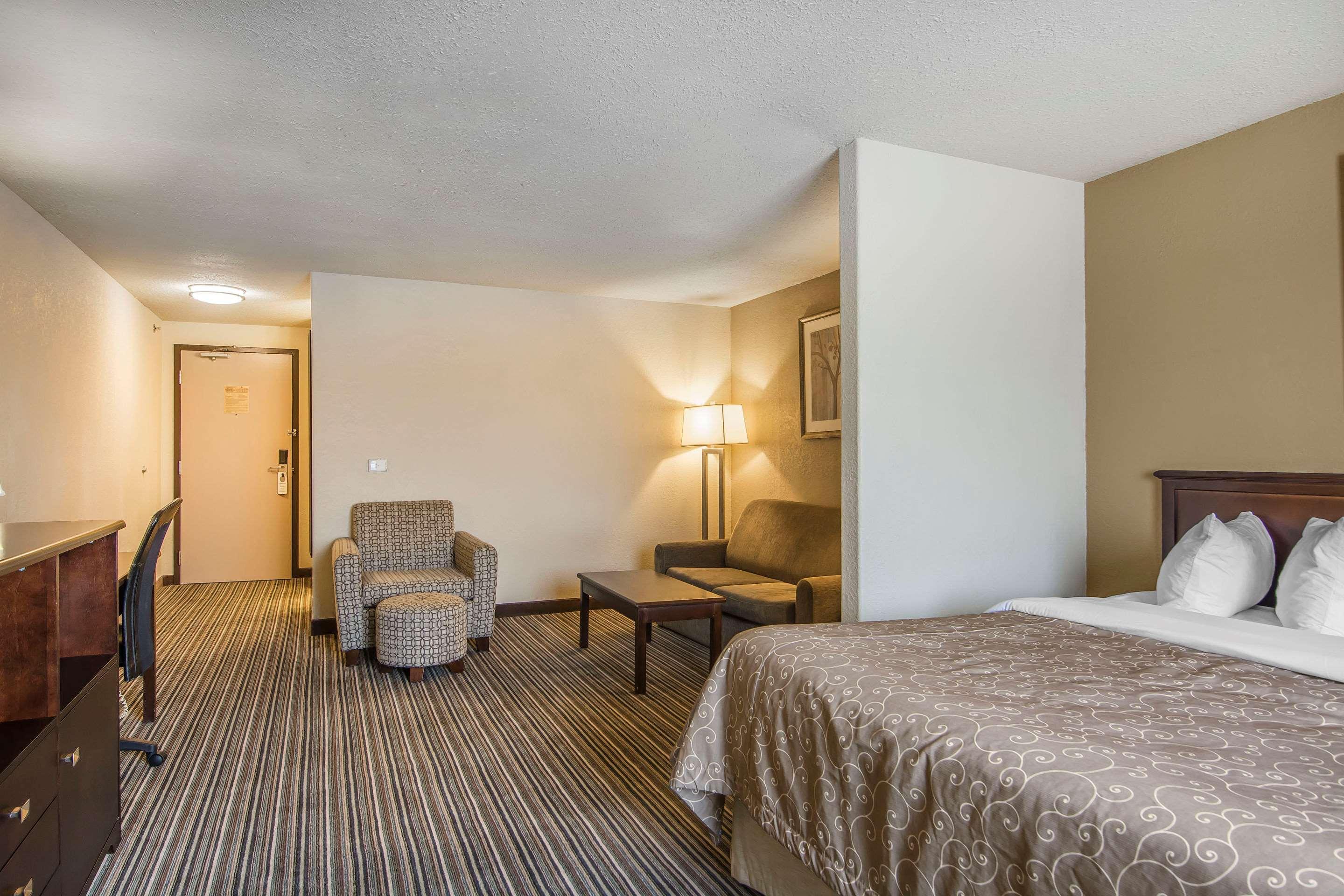 Quality Inn & Suites Yorkton Esterno foto