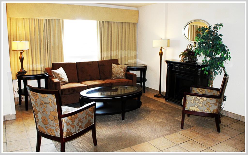 Quality Inn & Suites Yorkton Esterno foto