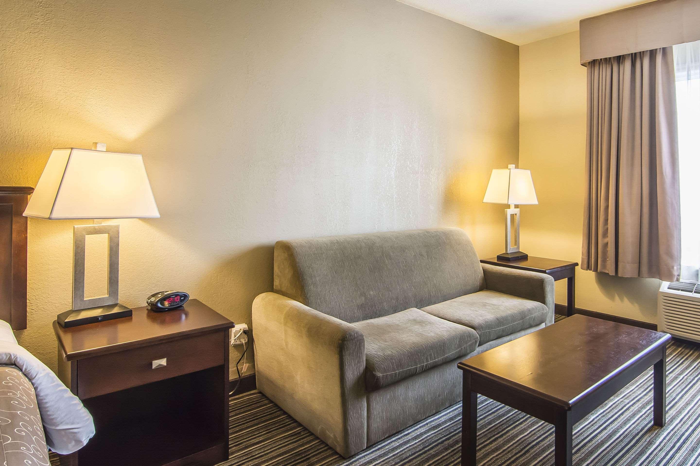 Quality Inn & Suites Yorkton Esterno foto