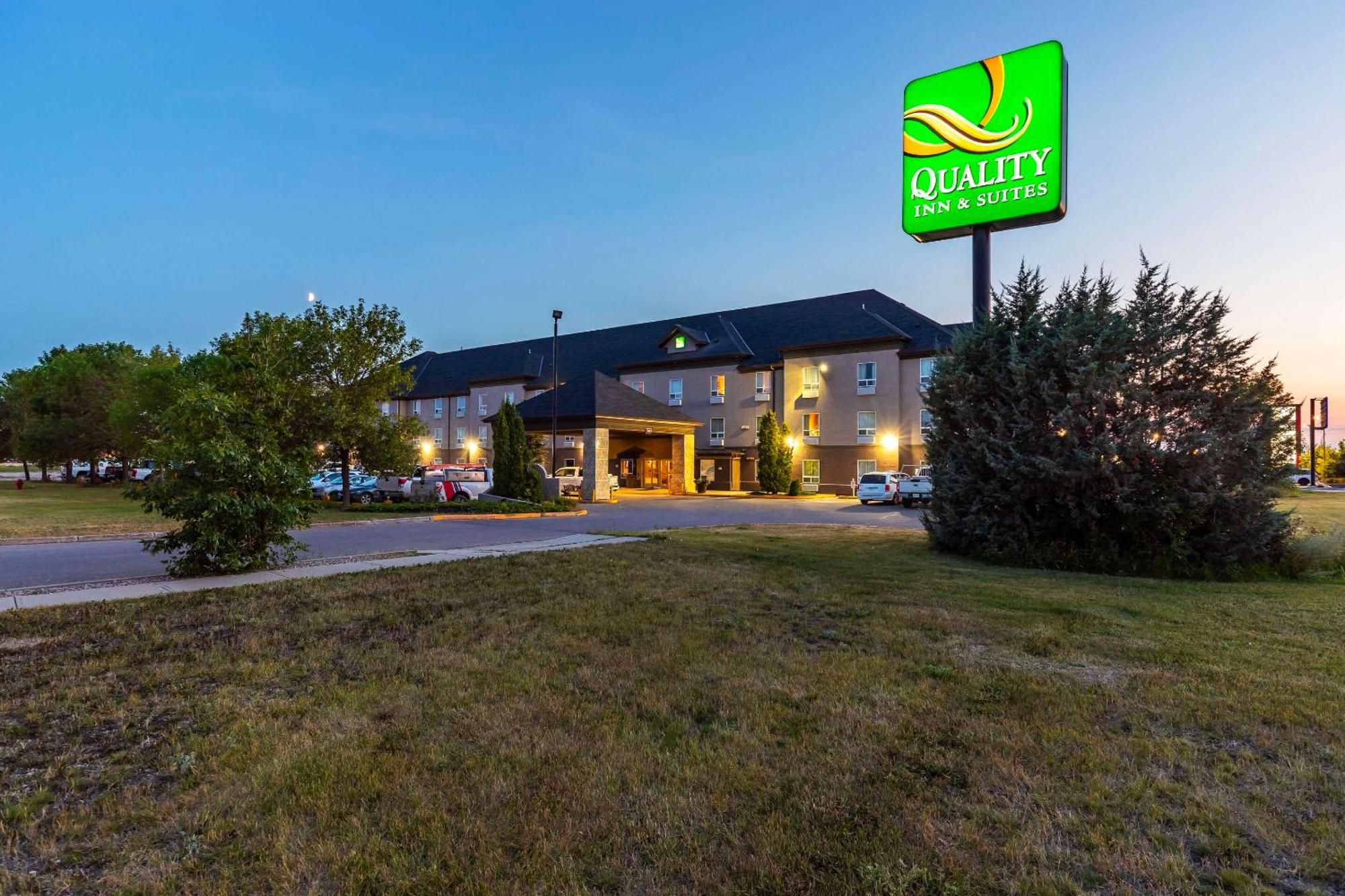 Quality Inn & Suites Yorkton Esterno foto