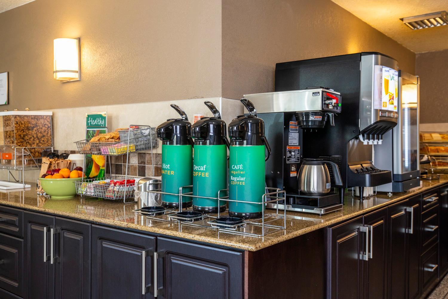 Quality Inn & Suites Yorkton Esterno foto