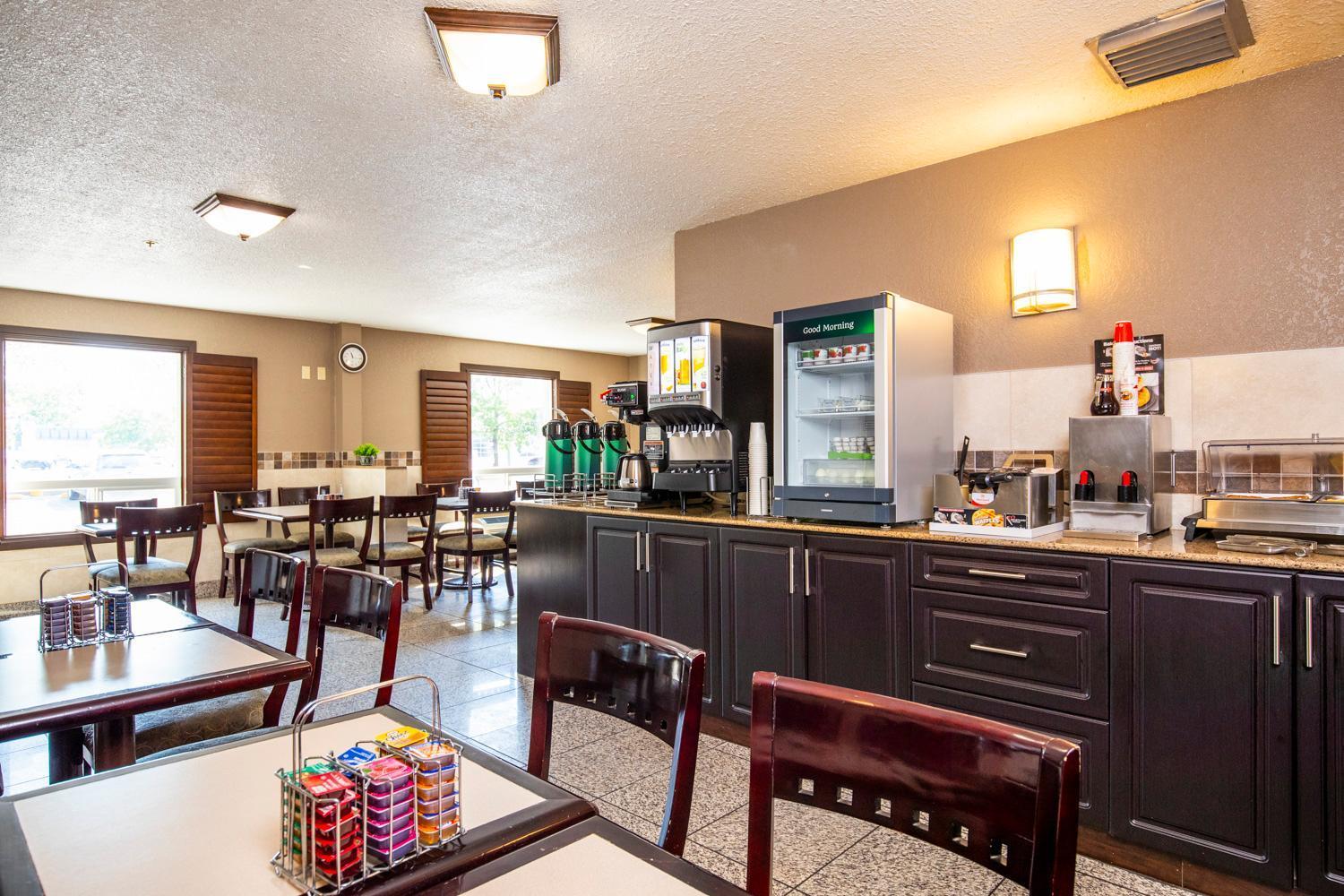 Quality Inn & Suites Yorkton Esterno foto