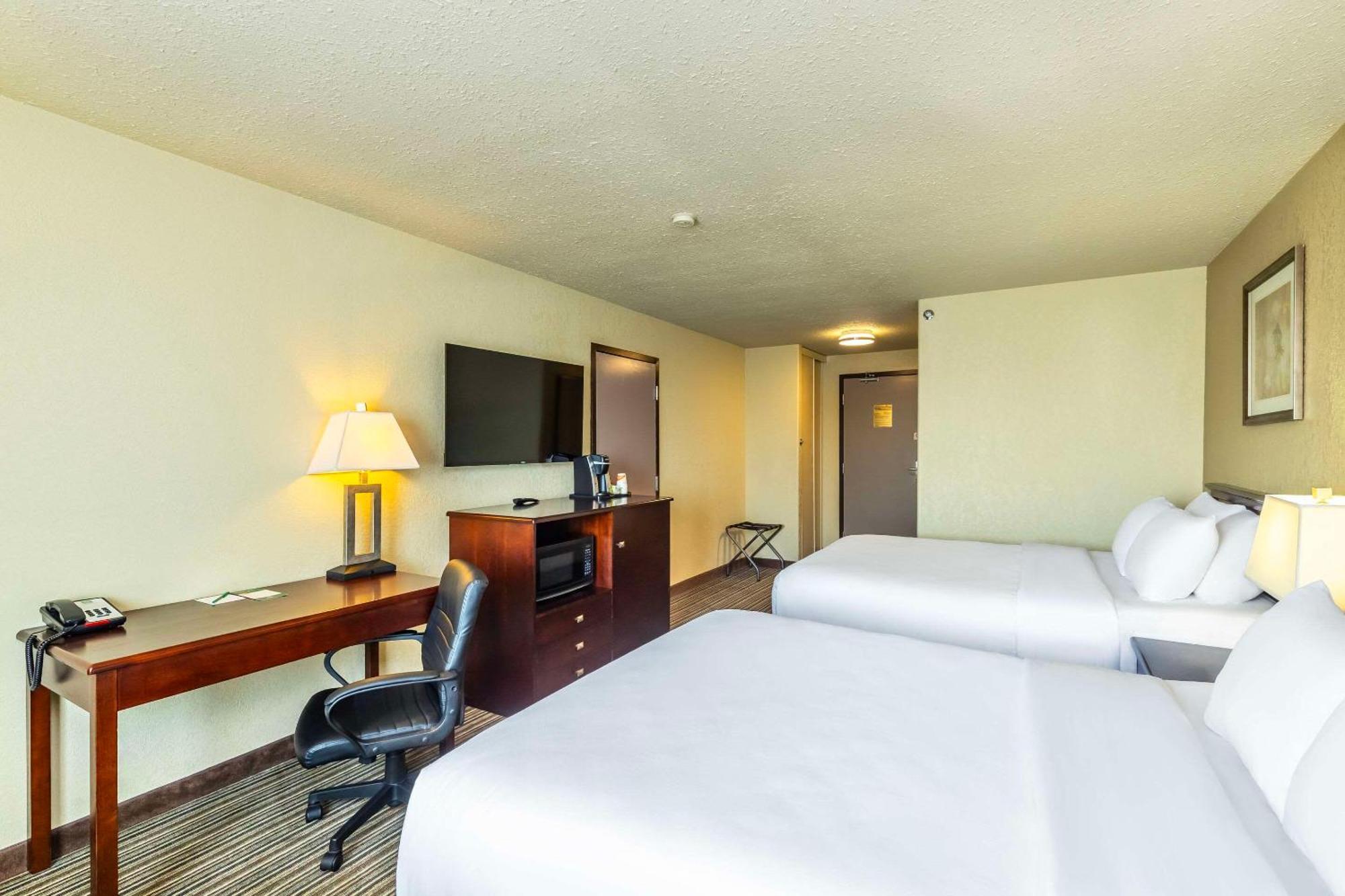 Quality Inn & Suites Yorkton Esterno foto